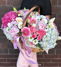 Композиция солнечный день в Каново Цветочная композиция из Розы, Хризантемы, Пионы и Лизиантусы в корзине в Каново