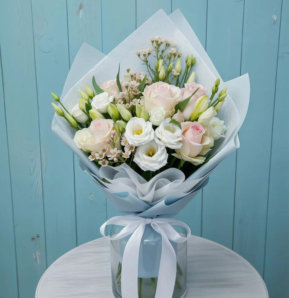 Букет цветов из: Розы и Лизиантусы в Каново