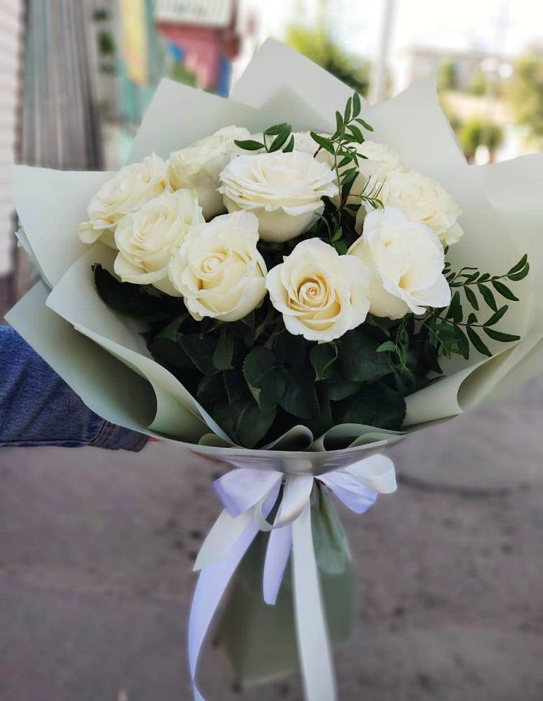Букет Белые розы Проуд в Каново
