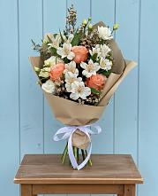 Букет цветов из:  Альстромерии, Лизиантусы, Розы и Хризантемы в Каново