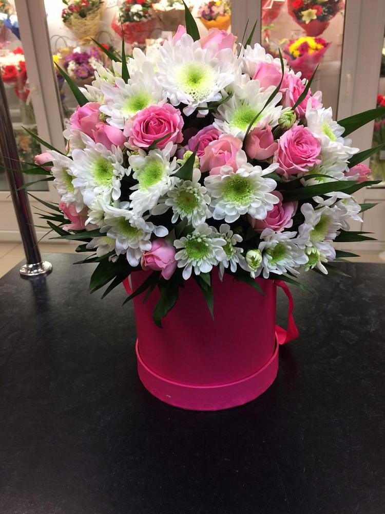 Цветочная композиция из Розы и Хризантемы в шляпной коробке в Каново